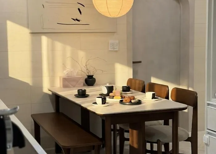 Hanok Style, Up To 6 People , Luggage Storage , Gyeongbokgung, Gwanghwamun, Jongno, Hongdae, Myeongdong, Ddp 招待所 4*