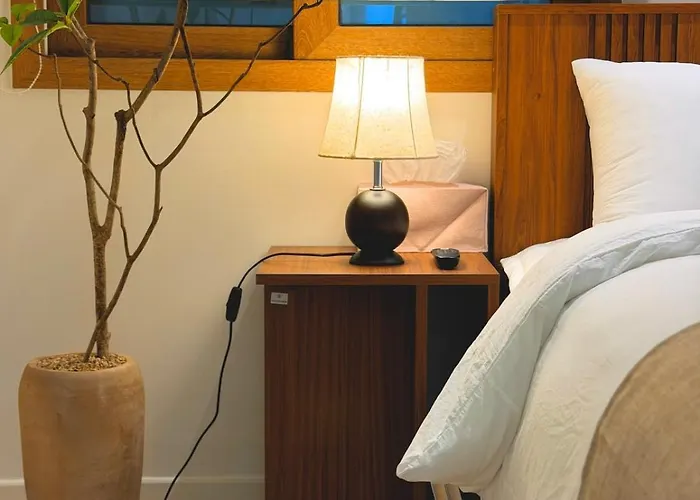 招待所 Hanok Style, Up To 6 People , Luggage Storage , Gyeongbokgung, Gwanghwamun, Jongno, Hongdae, Myeongdong, Ddp 4*