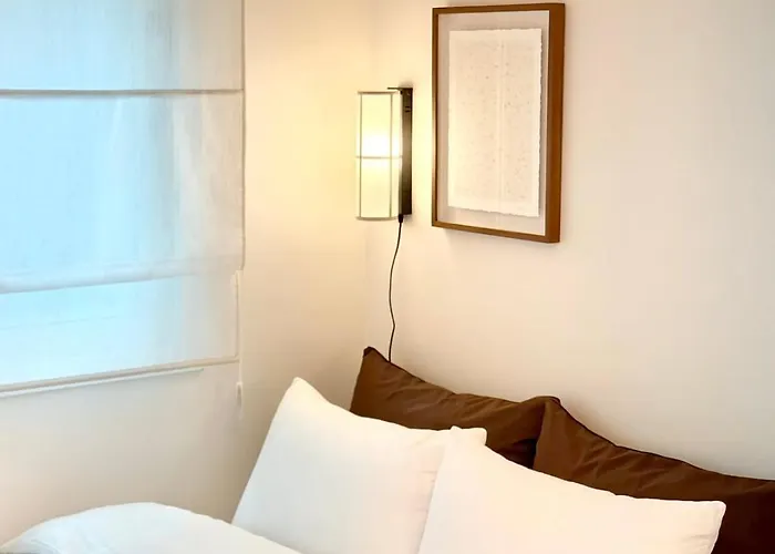 Hanok Style, Up To 6 People , Luggage Storage , Gyeongbokgung, Gwanghwamun, Jongno, Hongdae, Myeongdong, Ddp 招待所 首爾